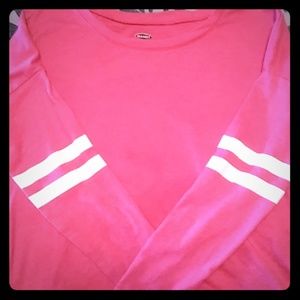 Girls long sleeve shirt.